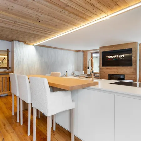 Hostdomus - Chic Appartamento Cesana Torinese