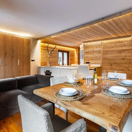 Hostdomus - Chic Appartamento Cesana Torinese