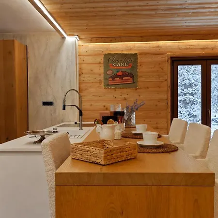 Hostdomus - Chic Apartment Cesana Torinese
