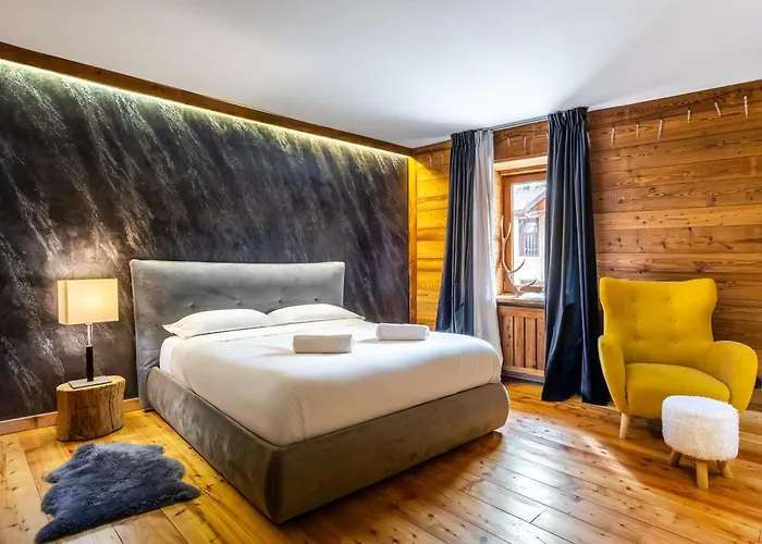 Hostdomus - Chic Apartment Cesana Torinese