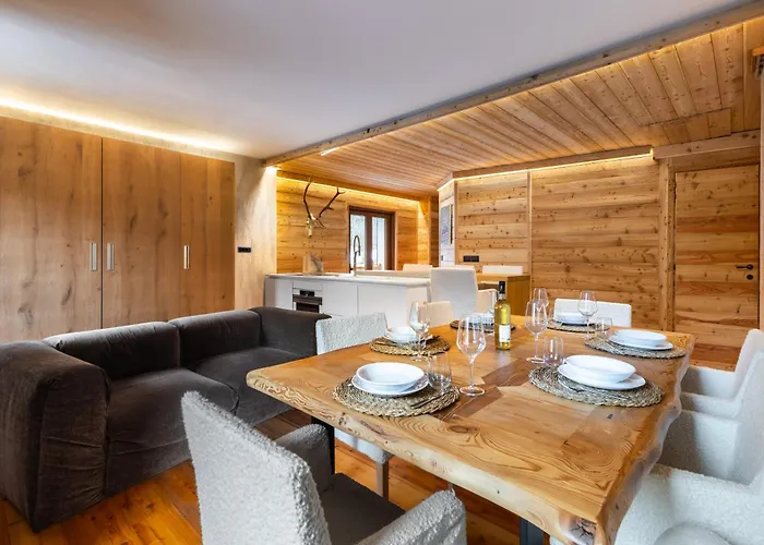 Hostdomus - Chic Apartment Cesana Torinese